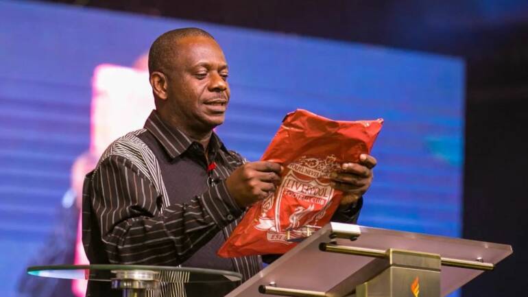 Memorable Moments: WAFBEC 2022 when I presented my friend Pastor Kingsley with his @liverpoolfc jersey.